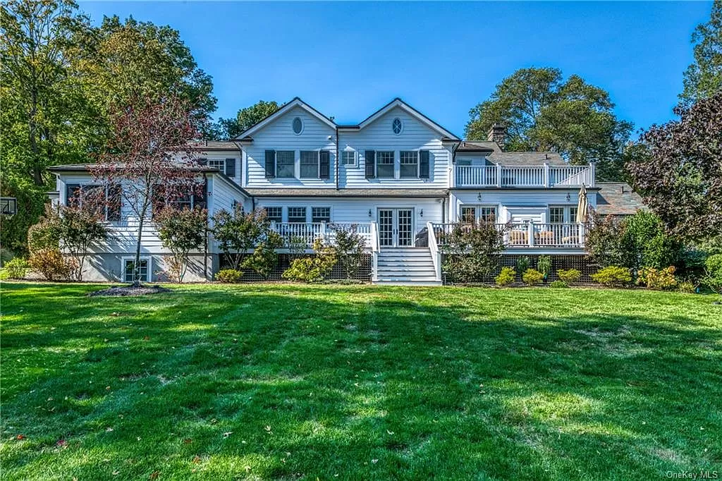 4 Oak Lane residence